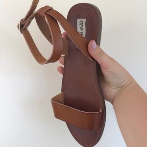 Steve Madden sandal